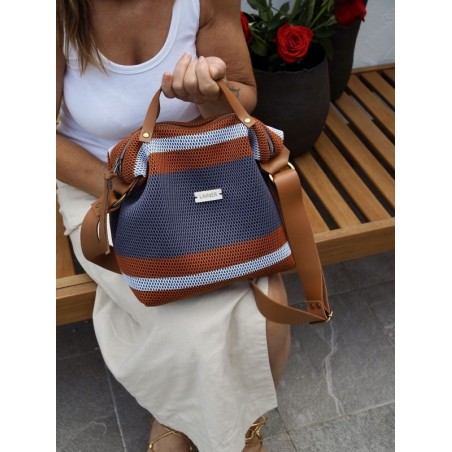 ZURRIOLA GRIS Y CALDERA CON ASAS DE MANO