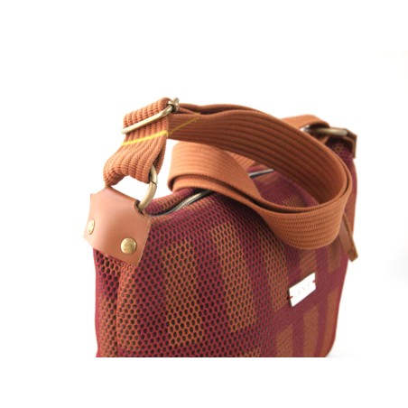 ZURRIOLA MEDIANO GRANATE Y CALDERA